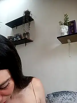 loveuu-bae online show from 30, 12, 2024