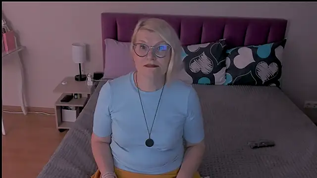 sabrinamacmarren online show from 15, 2, 2025