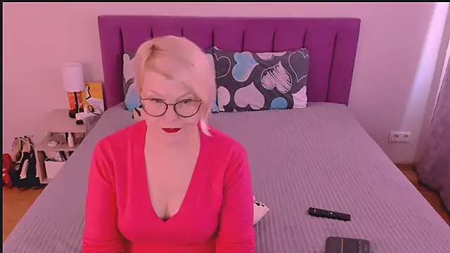 sabrinamacmarren online show from 8, 10, 2025