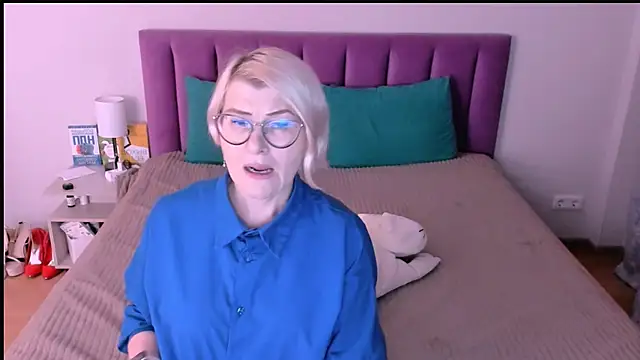 sabrinamacmarren online show from 14, 11, 2025