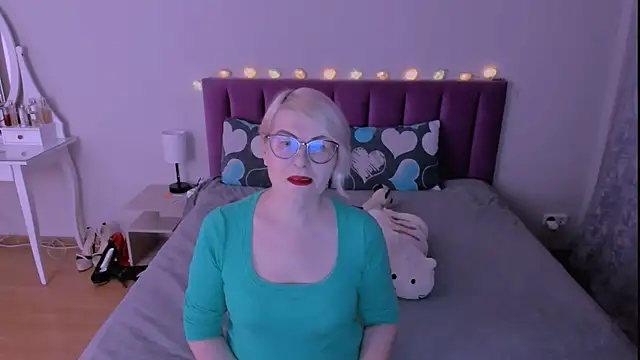 sabrinamacmarren online show from 10, 2, 2026