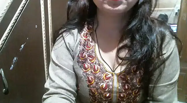 Snapshot of UrsMansi chatting on 5, 3, 2025 UrsMansi online show from 5, 3, 2025