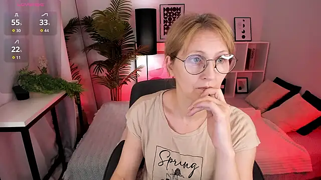 Paris Cherry online show from 28, 2, 2026