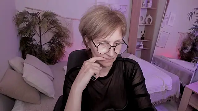 Paris Cherry online show from 9, 7, 2026