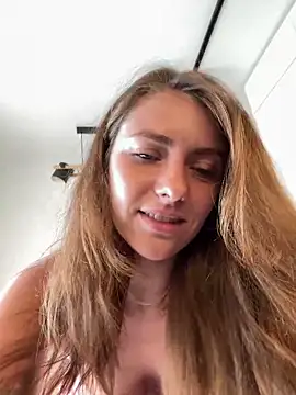 Snapshot of MariiD chatting on 1, 10, 2025 MariiD online show from 1, 10, 2025