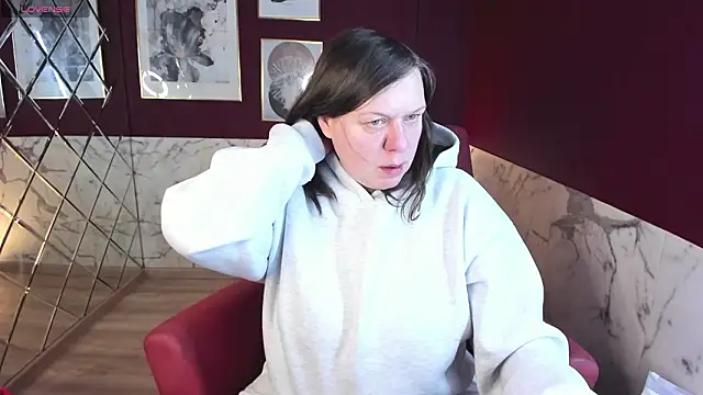 KellyPerfection online show from 4, 2, 2026