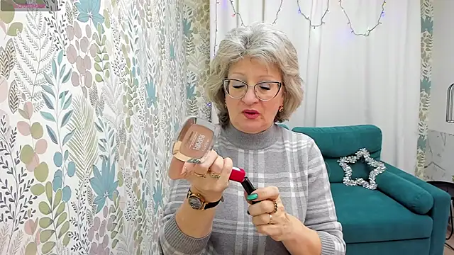 Snapshot of EvelynJoyful chatting on 4, 1, 2025 EvelynJoyful online show from 4, 1, 2025