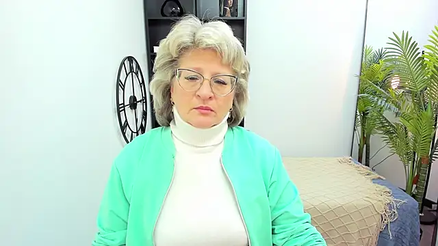 Snapshot of EvelynJoyful chatting on 13, 1, 2026 EvelynJoyful online show from 13, 1, 2026