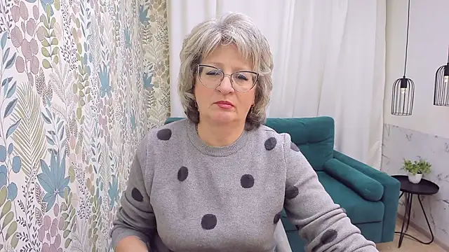 Snapshot of EvelynJoyful chatting on 2, 2, 2026 EvelynJoyful online show from 2, 2, 2026