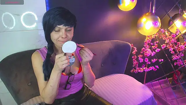 Snapshot of BrandiSweetie chatting on 5, 12, 2024 BrandiSweetie online show from 5, 12, 2024