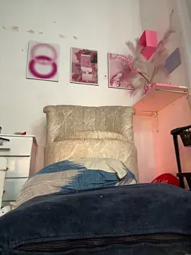 halana squirts online show from 8, 3, 2025