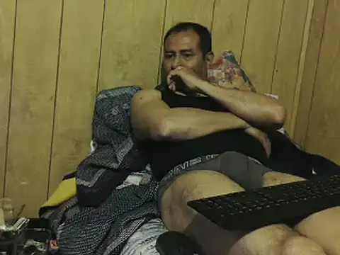 Snapshot of dantehot2020 chatting on 12, 12, 2024 dantehot2020 online show from 12, 12, 2024