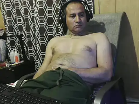 Snapshot of dantehot2020 chatting on 3, 2, 2025 dantehot2020 online show from 3, 2, 2025