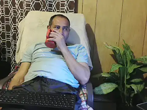 Snapshot of dantehot2020 chatting on 12, 2, 2025 dantehot2020 online show from 12, 2, 2025