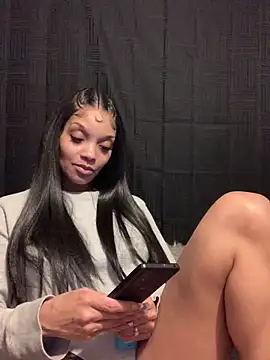 Rakiyahcharms online show from 7, 3, 2025