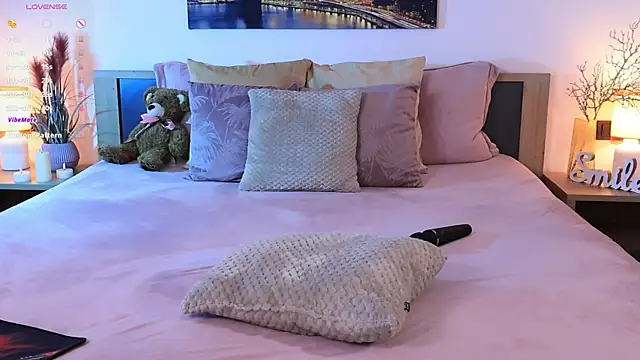 Leila  Sweet online show from 1, 2, 2025