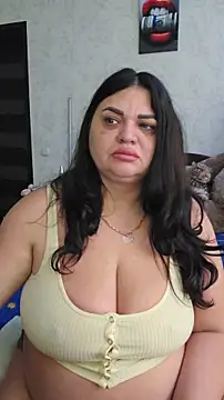 Snapshot of littleRikka chatting on 2, 2, 2026 littleRikka online show from 2, 2, 2026