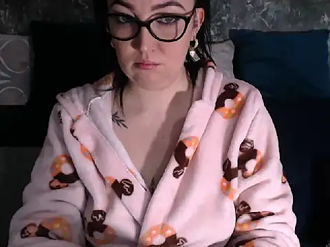 CreamyWetGirl online show from 18, 12, 2024