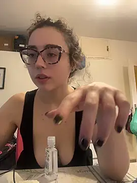 Snapshot of ladyturtle chatting on 27, 5, 2026 ladyturtle online show from 27, 5, 2026