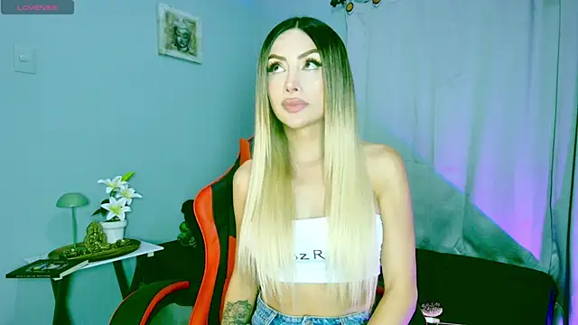 Snapshot of ale_lovee chatting on 22, 7, 2026 ale lovee online show from 22, 7, 2026