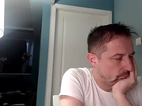 Snapshot of MisterFaithRO chatting on 29, 4, 2026 MisterFaithRO online show from 29, 4, 2026