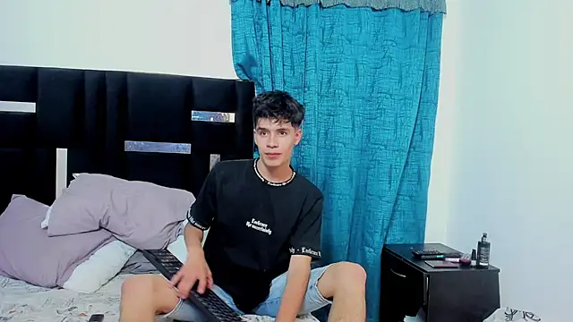 Snapshot of Dimitrixxx__ chatting on 14, 1, 2025 Dimitrixxx   online show from 14, 1, 2025