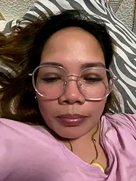 Snapshot of BURBERRY69 chatting on 4, 10, 2025 BURBERRY69 online show from 4, 10, 2025
