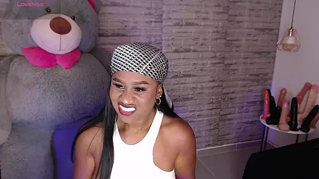 TinnaCobb online show from 12, 3, 2026