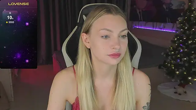 Snapshot of BiMolly chatting on 30, 12, 2024 BiMolly online show from 30, 12, 2024