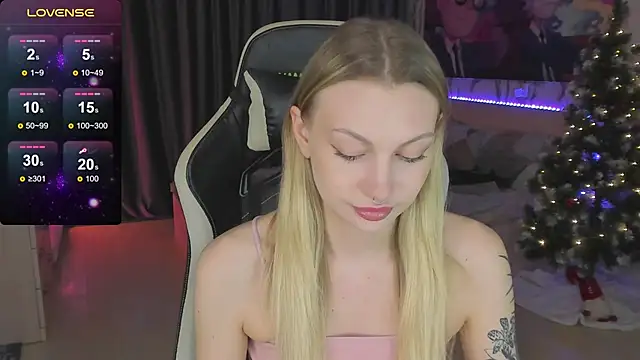 Snapshot of BiMolly chatting on 25, 2, 2025 BiMolly online show from 25, 2, 2025