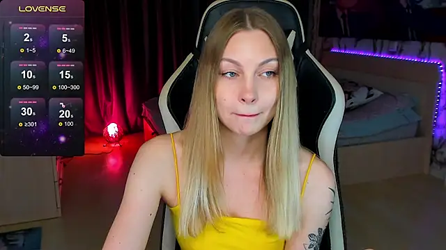 Snapshot of BiMolly chatting on 14, 9, 2025 BiMolly online show from 14, 9, 2025