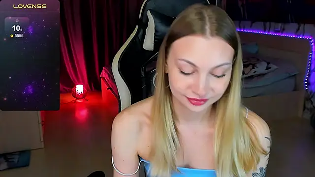 Snapshot of BiMolly chatting on 17, 9, 2025 BiMolly online show from 17, 9, 2025