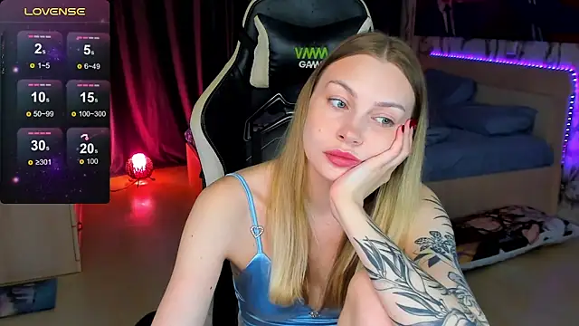 Snapshot of BiMolly chatting on 25, 9, 2025 BiMolly online show from 25, 9, 2025