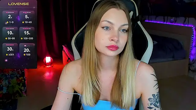 Snapshot of BiMolly chatting on 21, 10, 2025 BiMolly online show from 21, 10, 2025