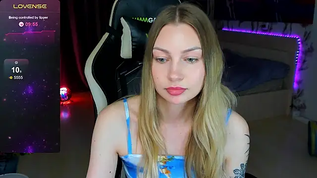 Snapshot of BiMolly chatting on 27, 11, 2025 BiMolly online show from 27, 11, 2025