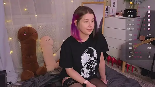 Snapshot of Mira_Falls chatting on 3, 2, 2025 Mira Falls online show from 3, 2, 2025