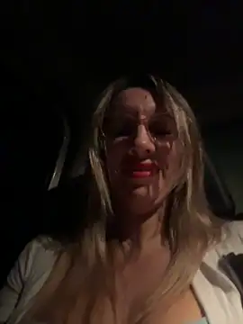 Gatitacarlita online show from 20, 12, 2025