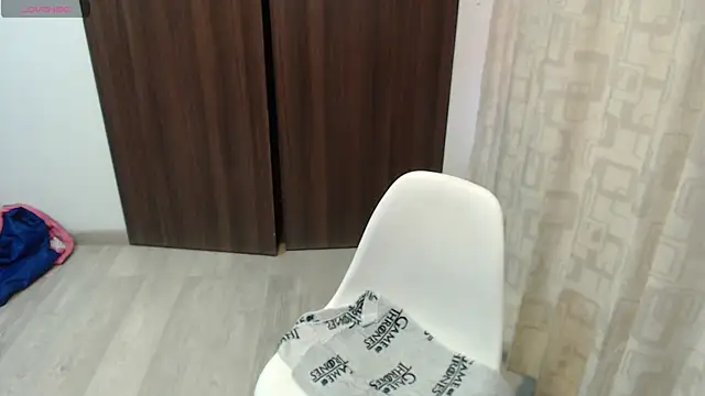 Snapshot of valevicious chatting on 4, 3, 2025 valevicious online show from 4, 3, 2025