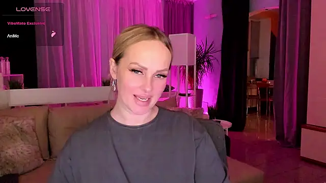 Snapshot of Libby_Nora chatting on 4, 12, 2024 Libby Nora online show from 4, 12, 2024