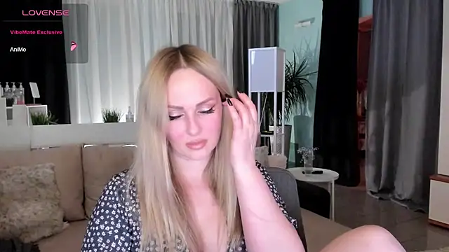 Snapshot of Libby_Nora chatting on 15, 12, 2024 Libby Nora online show from 15, 12, 2024