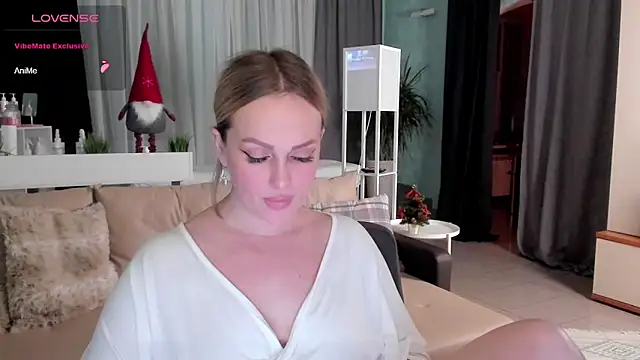 Snapshot of Libby_Nora chatting on 4, 1, 2025 Libby Nora online show from 4, 1, 2025