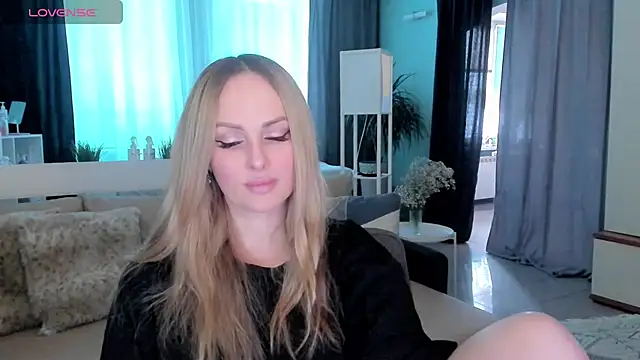 Snapshot of Libby_Nora chatting on 4, 2, 2025 Libby Nora online show from 4, 2, 2025