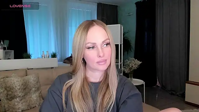 Snapshot of Libby_Nora chatting on 18, 2, 2025 Libby Nora online show from 18, 2, 2025