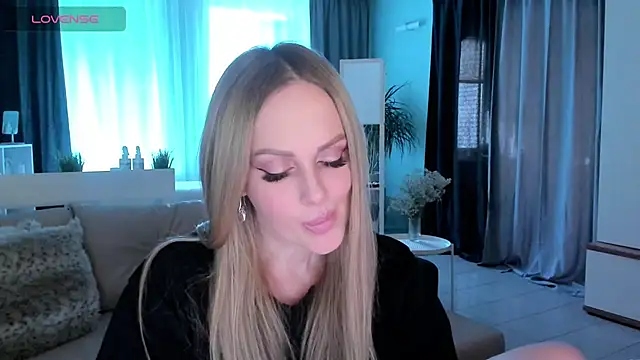 Snapshot of Libby_Nora chatting on 28, 2, 2025 Libby Nora online show from 28, 2, 2025