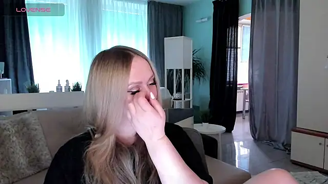 Snapshot of Libby_Nora chatting on 5, 3, 2025 Libby Nora online show from 5, 3, 2025