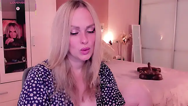 Snapshot of Libby_Nora chatting on 22, 9, 2025 Libby Nora online show from 22, 9, 2025