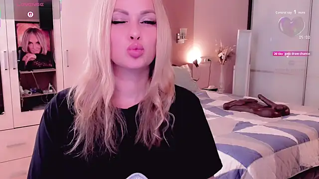 Snapshot of Libby_Nora chatting on 30, 9, 2025 Libby Nora online show from 30, 9, 2025