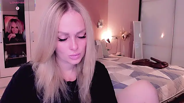Snapshot of Libby_Nora chatting on 6, 10, 2025 Libby Nora online show from 6, 10, 2025