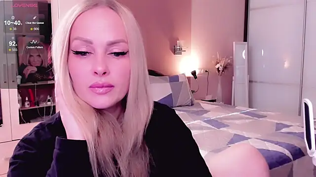 Snapshot of Libby_Nora chatting on 8, 10, 2025 Libby Nora online show from 8, 10, 2025
