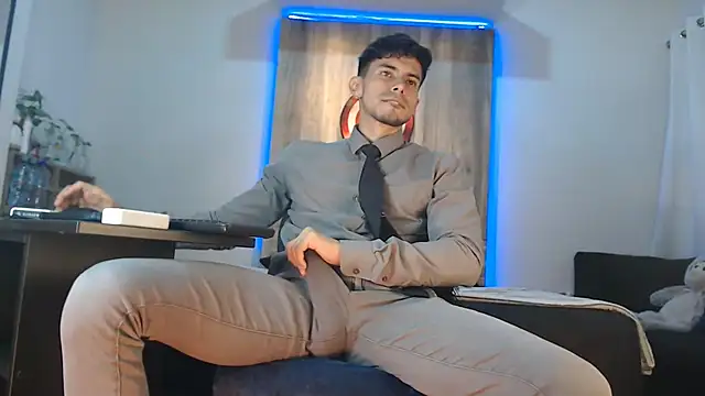 Andrew 4  online show from 7, 11, 2025